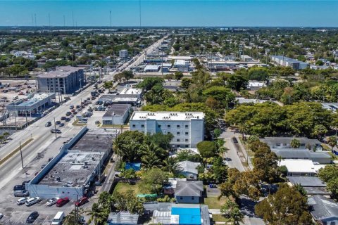 Commercial property in Hollywood, Florida № 1862816 - photo 4