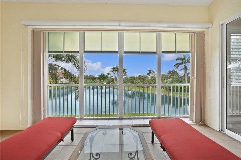 Copropriété à vendre à Punta Gorda, Floride: 3 chambres, 231.79 m2 № 1918940 - photo 3