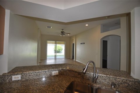 Casa en alquiler en Brandon, Florida, 4 dormitorios, 196.21 m2 № 1913888 - foto 6