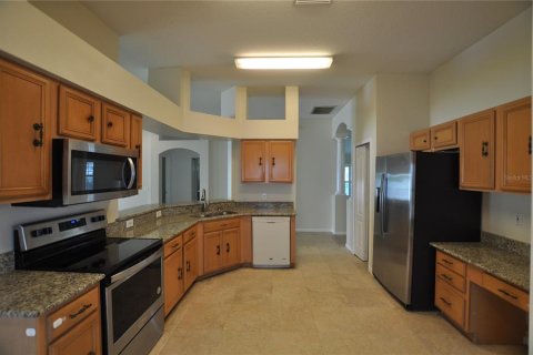 Casa en alquiler en Brandon, Florida, 4 dormitorios, 196.21 m2 № 1913888 - foto 2