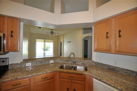 Casa en alquiler en Brandon, Florida, 4 dormitorios, 196.21 m2 № 1913888 - foto 5