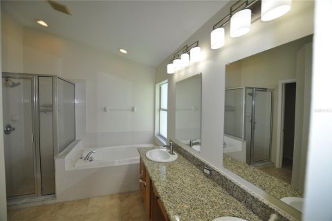 Casa en alquiler en Brandon, Florida, 4 dormitorios, 196.21 m2 № 1913888 - foto 14