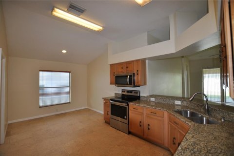 Casa en alquiler en Brandon, Florida, 4 dormitorios, 196.21 m2 № 1913888 - foto 3