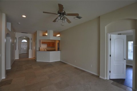 Casa en alquiler en Brandon, Florida, 4 dormitorios, 196.21 m2 № 1913888 - foto 8