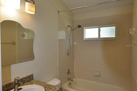 Casa en alquiler en Brandon, Florida, 4 dormitorios, 196.21 m2 № 1913888 - foto 10