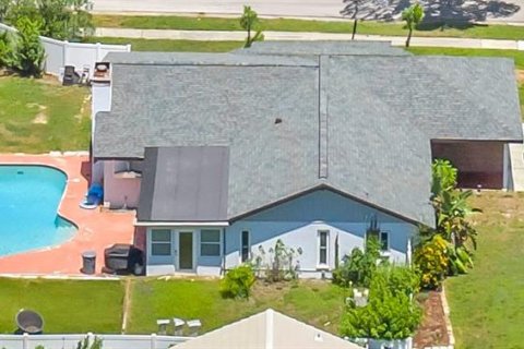 House in Seminole, Florida 3 bedrooms, 191.56 sq.m. № 1898597 - photo 25