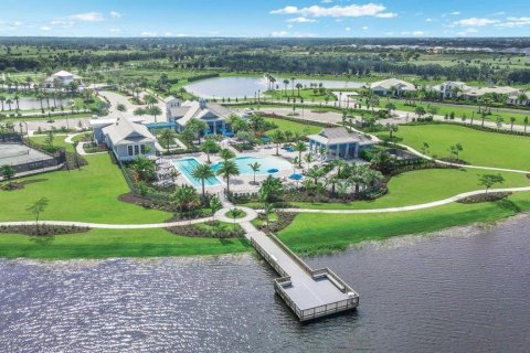 House in Bradenton, Florida 3 bedrooms, 257.06 sq.m. № 1881217 - photo 4