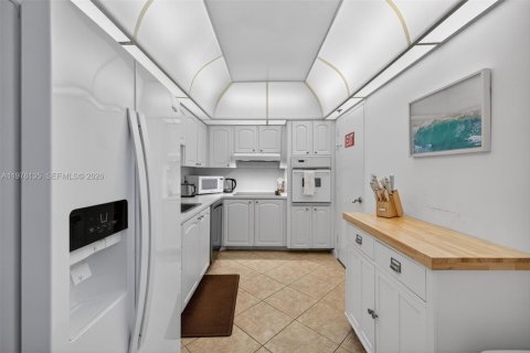 Condo in Hollywood, Florida, 1 bedroom  № 2041871 - photo 19