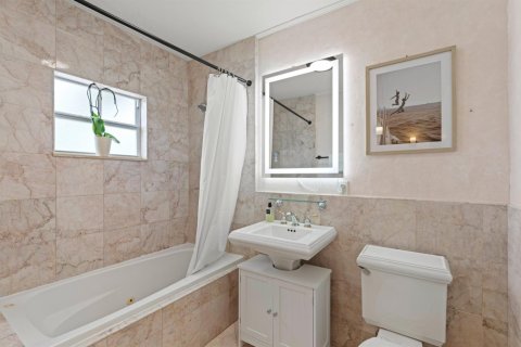 Villa ou maison à vendre à West Palm Beach, Floride: 3 chambres, 137.87 m2 № 2263574 - photo 16