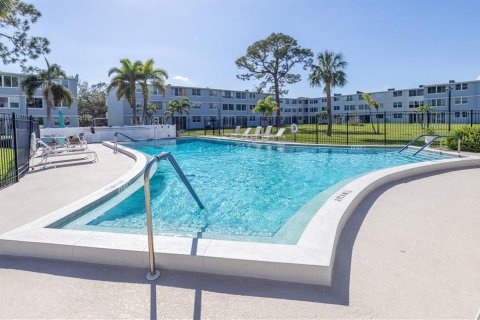 Condominio en venta en Saint Petersburg, Florida, 2 dormitorios, 96.15 m2 № 1520401 - foto 1