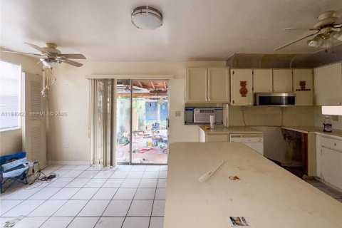 Купить виллу или дом в Майами, Флорида 5 спален, 200.11м2, № 2048342 - фото 16