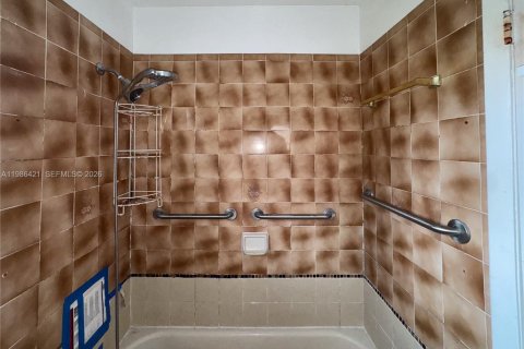 Купить виллу или дом в Майами, Флорида 5 спален, 200.11м2, № 2048342 - фото 19