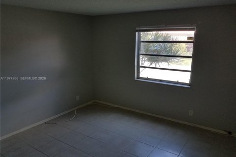 Condo in Coral Springs, Florida, 2 bedrooms № 2041651 - photo 21