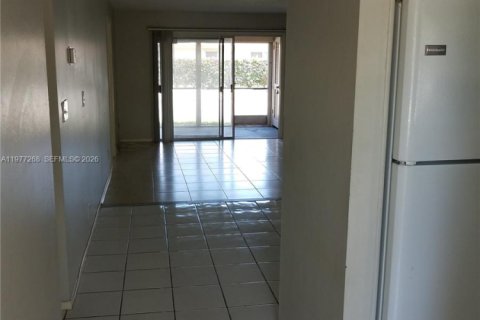 Condo in Coral Springs, Florida, 2 bedrooms № 2041651 - photo 10