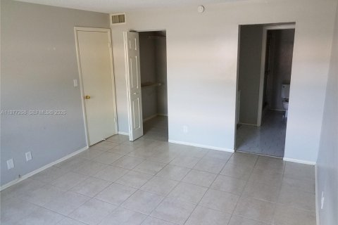 Condo in Coral Springs, Florida, 2 bedrooms № 2041651 - photo 22