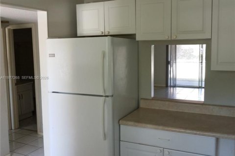 Condo in Coral Springs, Florida, 2 bedrooms № 2041651 - photo 8