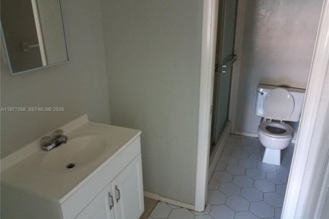 Condo in Coral Springs, Florida, 2 bedrooms № 2041651 - photo 27