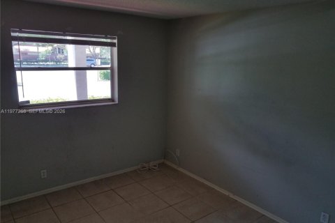 Condo in Coral Springs, Florida, 2 bedrooms № 2041651 - photo 30