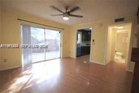 Touwnhouse à louer à Cooper City, Floride: 3 chambres, 138.24 m2 № 2025283 - photo 3