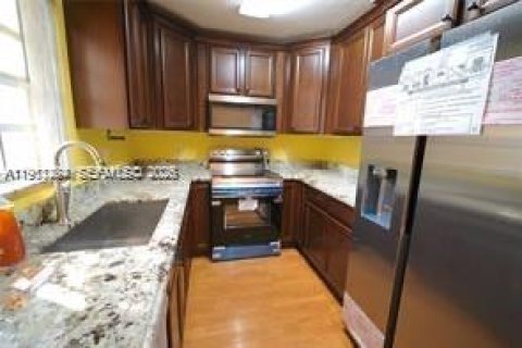 Touwnhouse à louer à Cooper City, Floride: 3 chambres, 138.24 m2 № 2025283 - photo 7