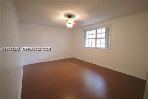 Touwnhouse à louer à Cooper City, Floride: 3 chambres, 138.24 m2 № 2025283 - photo 13