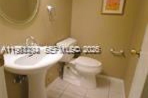 Touwnhouse à louer à Cooper City, Floride: 3 chambres, 138.24 m2 № 2025283 - photo 10