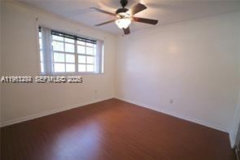 Touwnhouse à louer à Cooper City, Floride: 3 chambres, 138.24 m2 № 2025283 - photo 15