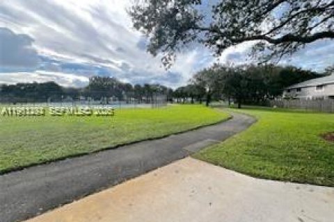 Touwnhouse à louer à Cooper City, Floride: 3 chambres, 138.24 m2 № 2025283 - photo 20