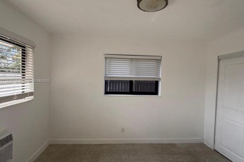 Casa en alquiler en Hallandale Beach, Florida, 3 dormitorios, 188.31 m2 № 1852209 - foto 11