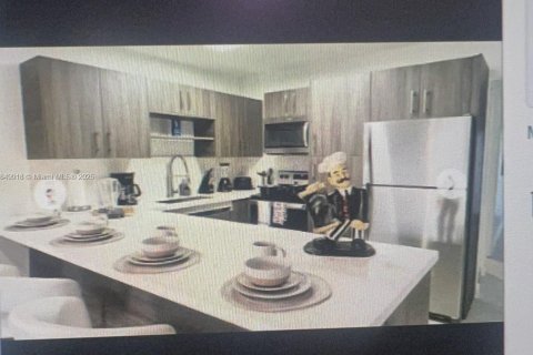 Casa en alquiler en Hallandale Beach, Florida, 3 dormitorios, 188.31 m2 № 1852209 - foto 2