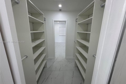 Apartment in Fort Lauderdale, Florida 2 bedrooms, 80.82 sq.m. № 2087082 - photo 10
