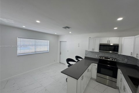 Apartment in Fort Lauderdale, Florida 2 bedrooms, 80.82 sq.m. № 2087082 - photo 4