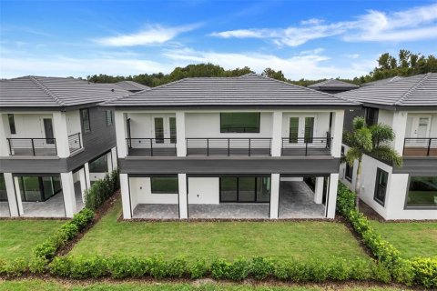 House in Davenport, Florida 4 bedrooms, 257.62 sq.m. № 1558054 - photo 6