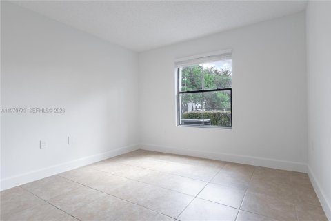 Condo in Miami, Florida, 1 bedroom  № 2031447 - photo 9
