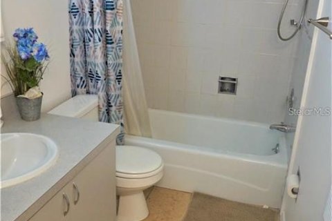 Condo in Sarasota, Florida, 2 bedrooms  № 1644160 - photo 13