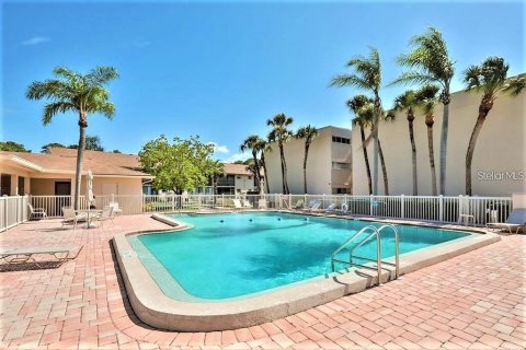 Condo in Sarasota, Florida, 2 bedrooms  № 1644160 - photo 16