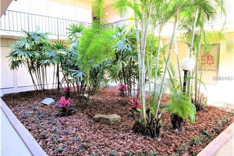 Condo in Sarasota, Florida, 2 bedrooms  № 1644160 - photo 5