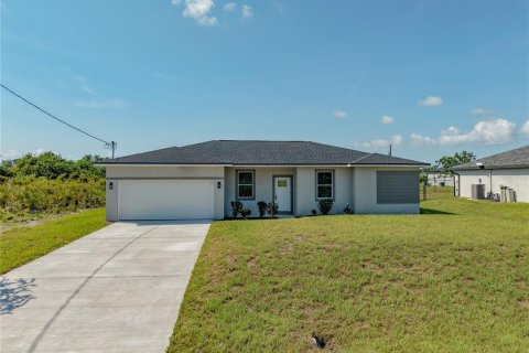 Villa ou maison à vendre à Port Charlotte, Floride: 4 chambres, 151.99 m2 № 2221665 - photo 5