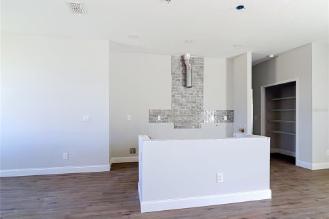Villa ou maison à vendre à Port Charlotte, Floride: 4 chambres, 151.99 m2 № 2221665 - photo 19