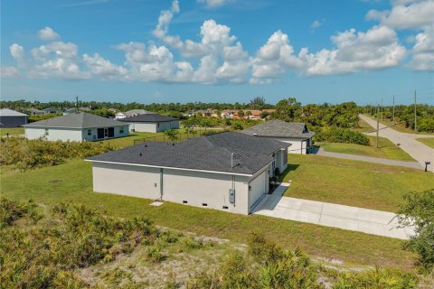 Villa ou maison à vendre à Port Charlotte, Floride: 4 chambres, 151.99 m2 № 2221665 - photo 4