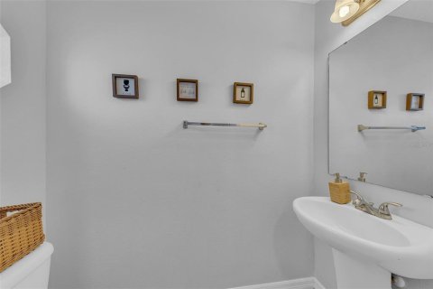 Townhouse in Kissimmee, Florida 3 bedrooms, 158.21 sq.m. № 1624517 - photo 13