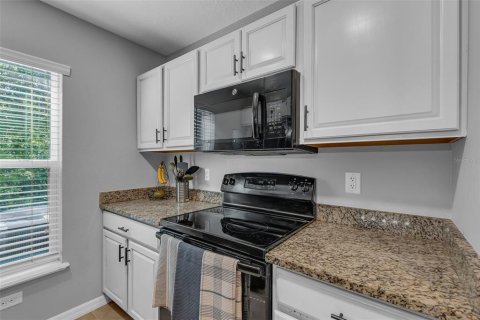 Townhouse in Kissimmee, Florida 3 bedrooms, 158.21 sq.m. № 1624517 - photo 11