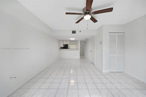 Copropriété à louer à Weston, Floride: 2 chambres, 107.58 m2 № 1882604 - photo 12