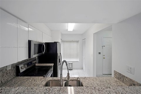 Copropriété à louer à Weston, Floride: 2 chambres, 107.58 m2 № 1882604 - photo 6