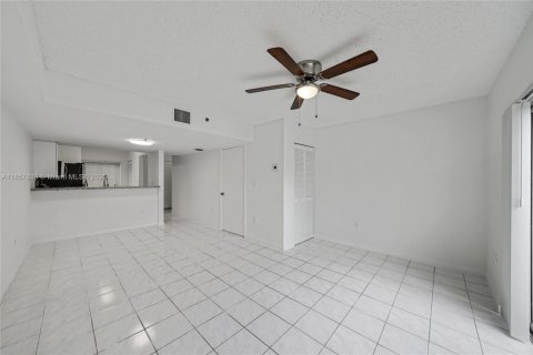 Copropriété à louer à Weston, Floride: 2 chambres, 107.58 m2 № 1882604 - photo 11