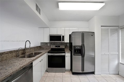Copropriété à louer à Weston, Floride: 2 chambres, 107.58 m2 № 1882604 - photo 2