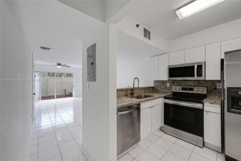 Copropriété à louer à Weston, Floride: 2 chambres, 107.58 m2 № 1882604 - photo 3