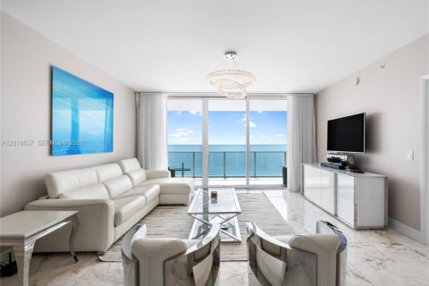 Condo in Hollywood, Florida, 2 bedrooms  № 2189037