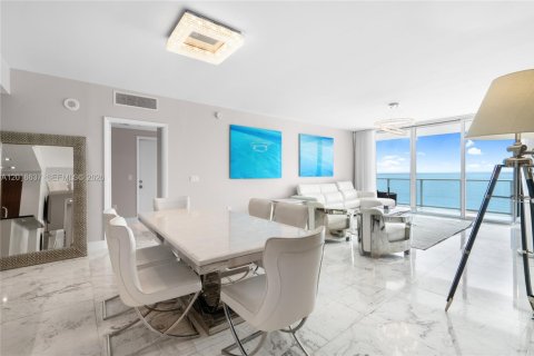 Condo in Hollywood, Florida, 2 bedrooms  № 2189037 - photo 10