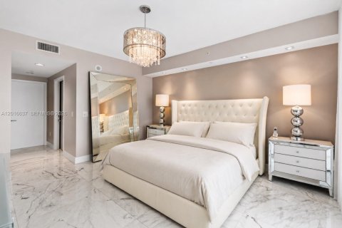 Condo in Hollywood, Florida, 2 bedrooms  № 2189037 - photo 13